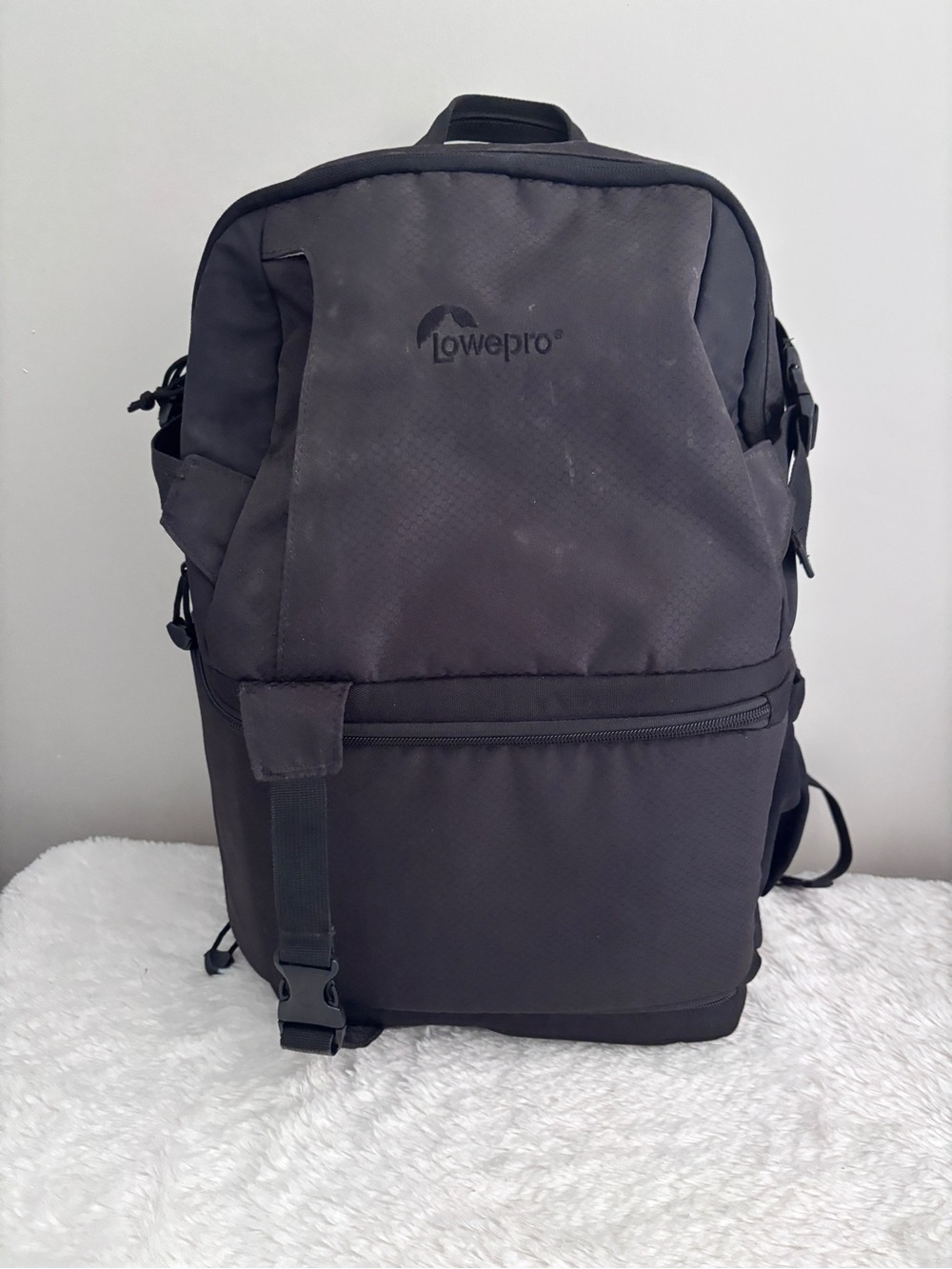 Lowepro DSLR Video Fastpack Camera Bag with Rain Cover Black